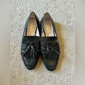 Zara, flat, size 8, black